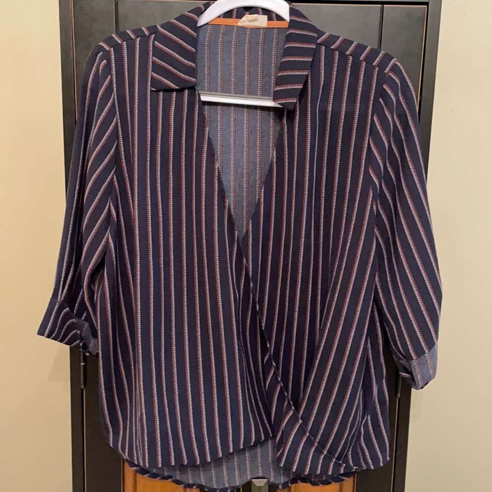 Hem & thread navy blue Size Large 3/4 length sleeve shirt.